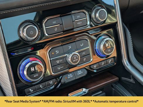 Used 2023 GMC Yukon Denali Ultimate image 12