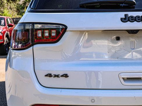 Used 2024 Jeep Compass Trailhawk image 11