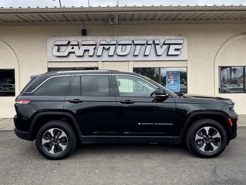 Used 2024 Jeep Grand Cherokee Limited 4xe AWD/4WD image 3