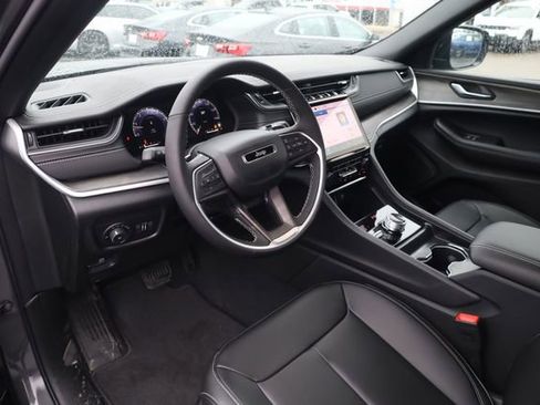 New 2025 Jeep Grand Cherokee Limited image 8