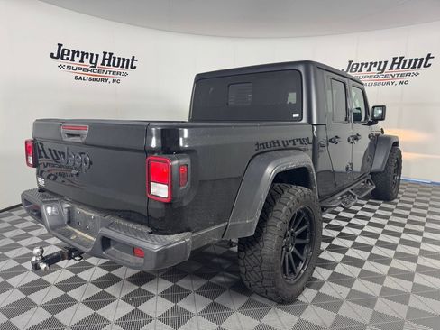 Used 2023 Jeep Gladiator Sport AWD/4WD image 7