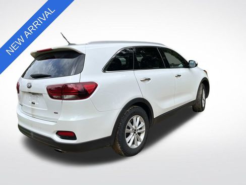 Used 2020 Kia Sorento LX w/ LX I4 Convenience Package FWD image 3