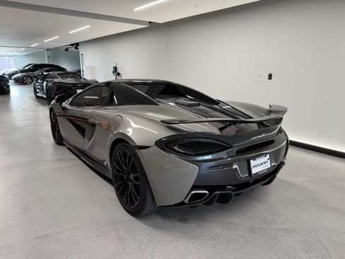 Used 2018 McLaren 570S Spider RWD image 4