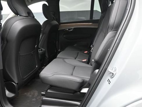 New 2026 Volvo XC90 B5 Plus w/ Protection Package Premier AWD/4WD image 21
