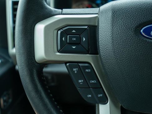 Used 2017 Ford F150 Lariat w/ Equipment Group 502A Luxury AWD/4WD image 17