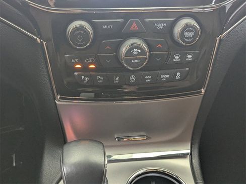 Used 2021 Jeep Grand Cherokee Overland image 20