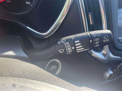 Used 2019 Chevrolet Equinox LT image 23