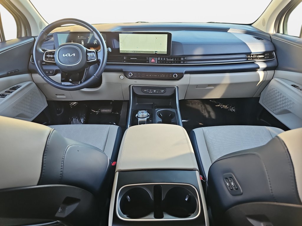 Used 2026 Kia Carnival EX FWD image 19
