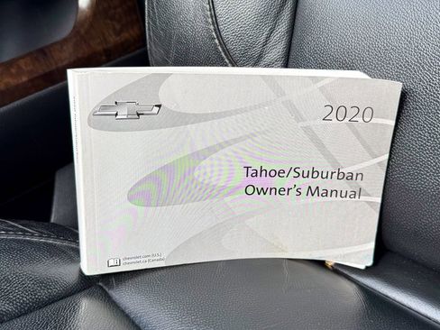 Used 2020 Chevrolet Suburban LT image 31