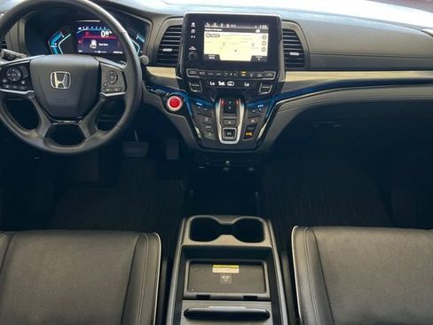 Used 2024 Honda Odyssey Elite image 16