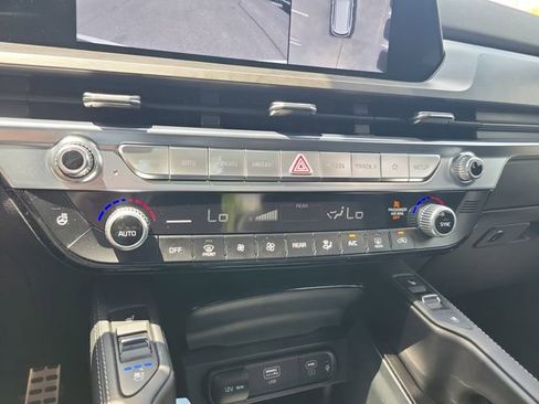 Certified 2025 Kia Telluride SX Prestige X-Line AWD/4WD image 25
