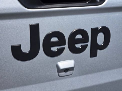 Used 2024 Jeep Gladiator Sport AWD/4WD image 22