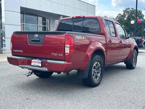 Used 2018 Nissan Frontier PRO-4X image 6
