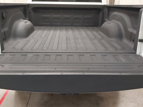 Used 2024 RAM 2500 Big Horn w/ Safety Group image 27