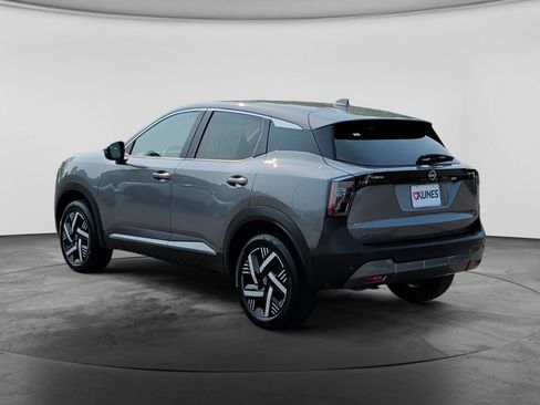 Used 2025 Nissan Kicks SV FWD image 6
