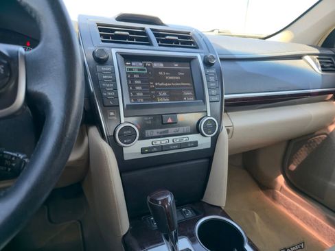Used 2013 Toyota Camry XLE FWD image 18
