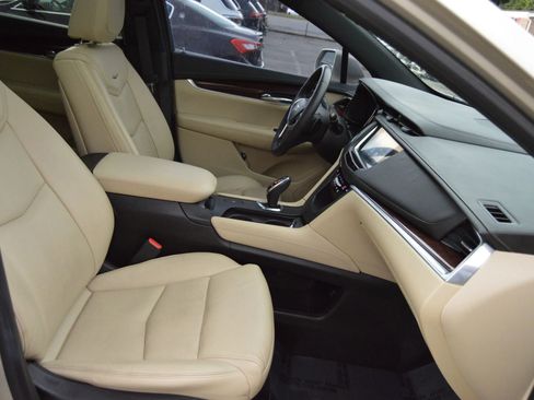 Used 2017 Cadillac XT5 Luxury w/ LPO, Wheel Lock Package image 22