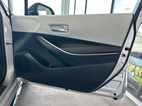 Used 2024 Toyota Corolla SE FWD image 12