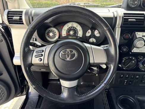 Used 2010 Toyota FJ Cruiser 4WD image 19