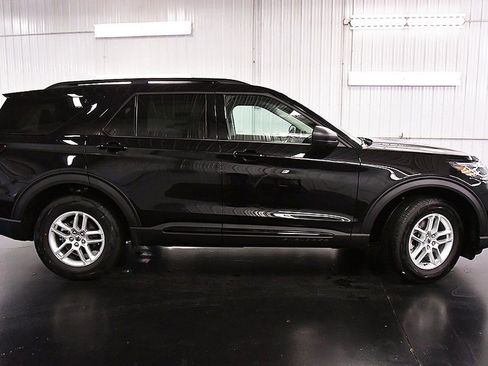 New 2026 Ford Explorer Active image 9