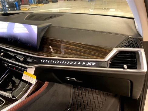 Certified 2023 BMW X7 xDrive40i w/ Premium Package image 18