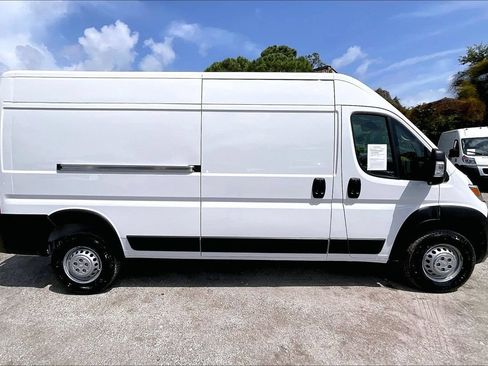 Used 2025 RAM ProMaster 2500 w/ Convenience Group FWD image 17