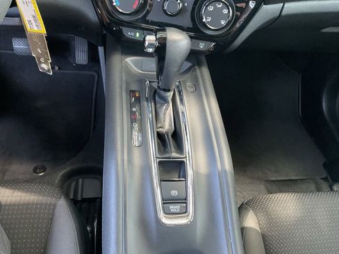 Used 2019 Honda HR-V LX image 16
