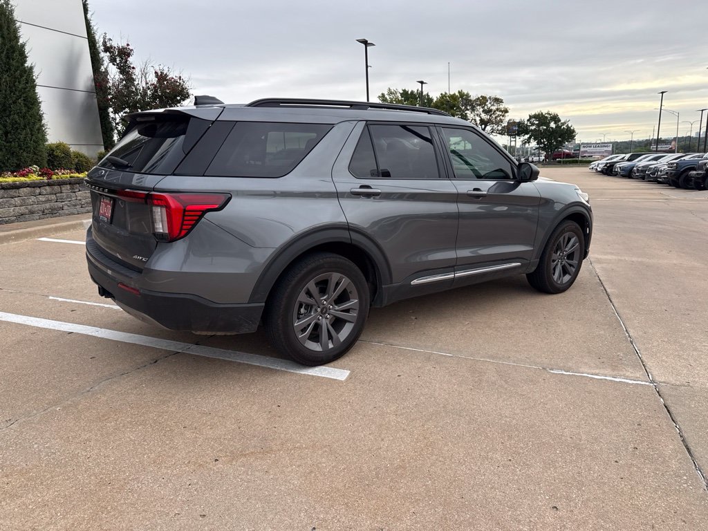 Used 2025 Ford Explorer Active w/ Active Comfort Package AWD/4WD image 4