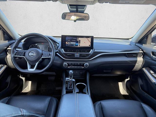 Used 2024 Nissan Altima 2.5 SR w/ SR Premium Package FWD image 14