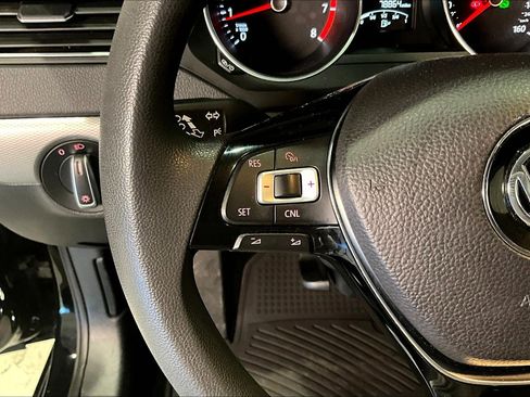 Used 2017 Volkswagen Jetta S image 11