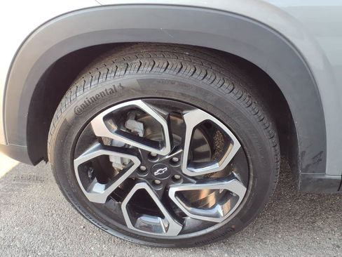 Used 2024 Chevrolet Trax RS FWD image 8