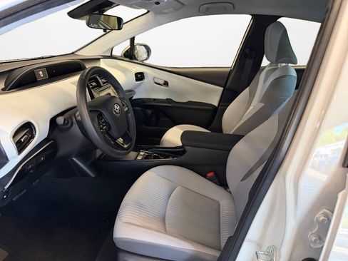 Used 2021 Toyota Prius Prime LE w/ Carpet Mat Package (TMS) FWD image 11