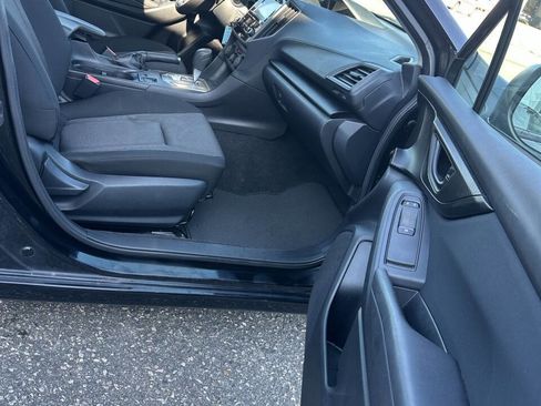 Used 2018 Subaru Impreza 2.0i Premium image 11