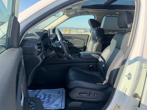 Used 2025 Honda Pilot Elite image 10