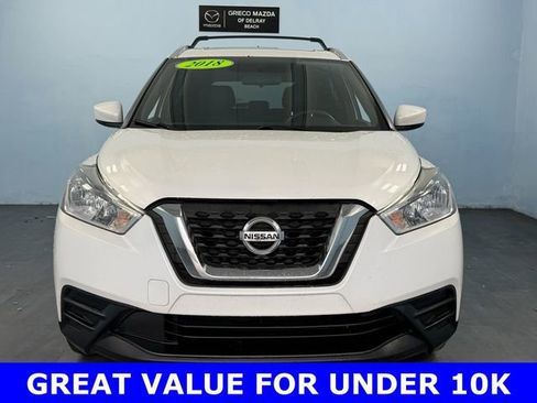 Used 2018 Nissan Kicks SV w/ Exterior Package FWD image 2