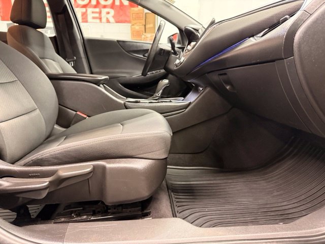 Used 2017 Chevrolet Malibu LT FWD image 27
