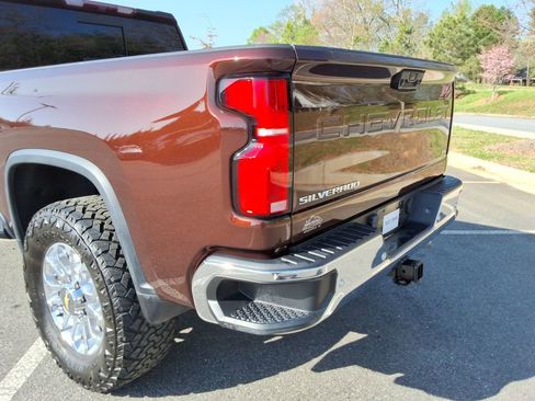 Used 2024 Chevrolet Silverado 2500 LTZ w/ LTZ Plus Package image 15