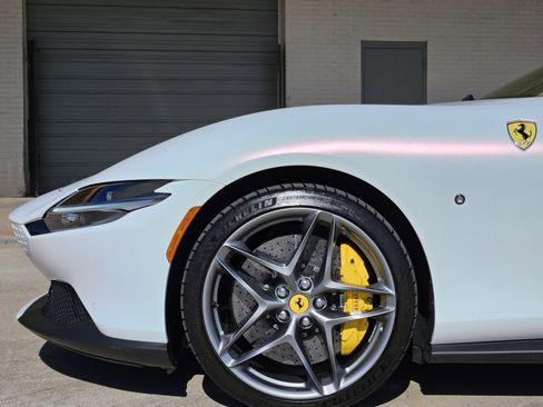 Used 2022 Ferrari Roma image 12