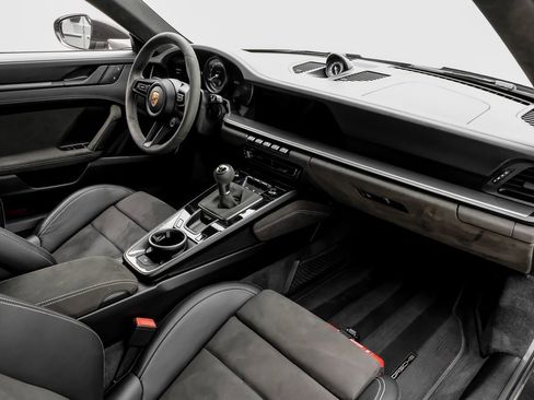 Used 2022 Porsche 911 GT3 image 11
