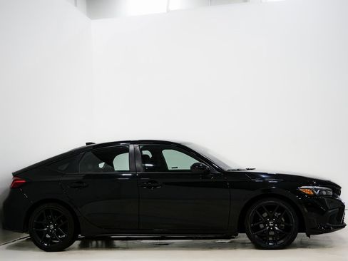 Used 2024 Honda Civic Sport image 4