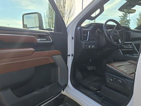 Used 2024 GMC Sierra 3500 Denali Ultimate image 19