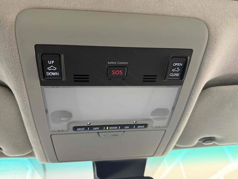 Used 2013 Lexus LS 460 L w/ All-Weather Pkg RWD image 42