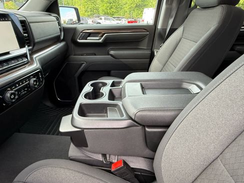 Used 2025 Chevrolet Silverado 1500 LT AWD/4WD image 19
