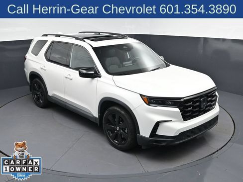 Used 2025 Honda Pilot Black Edition image 1