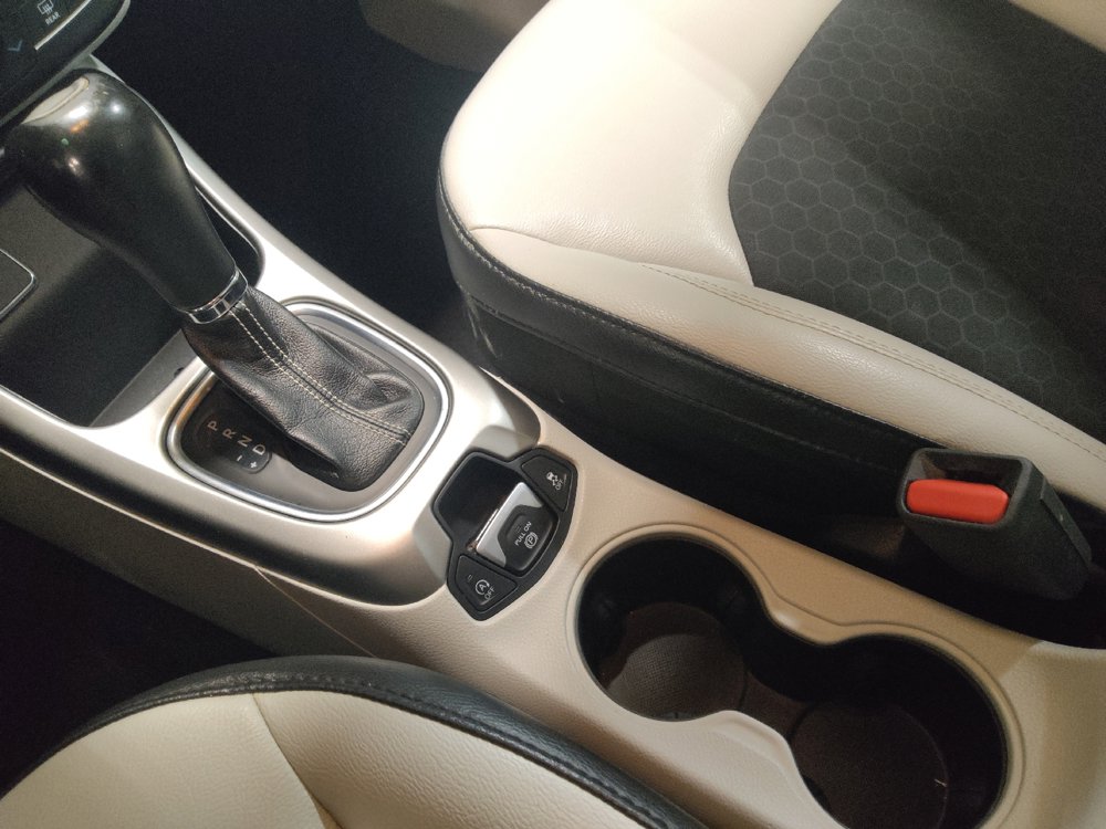 Used 2018 Jeep Compass Latitude w/ Popular Equipment Group FWD image 26