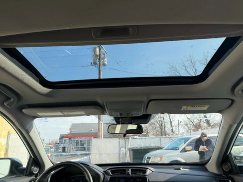 Used 2019 Honda CR-V EX image 16