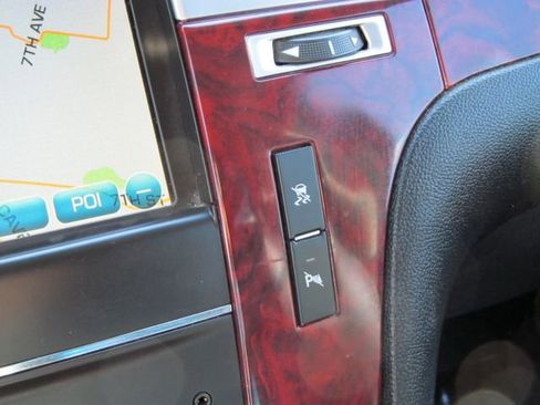 Used 2011 Cadillac Escalade EXT image 33