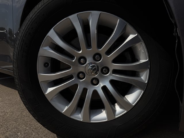 Used 2016 Toyota Sienna XLE FWD image 9