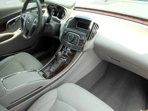 Used 2010 Buick LaCrosse CXL FWD image 23