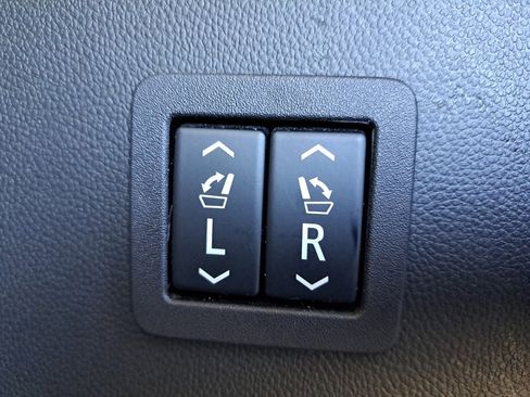 Used 2019 Buick Enclave Premium image 26